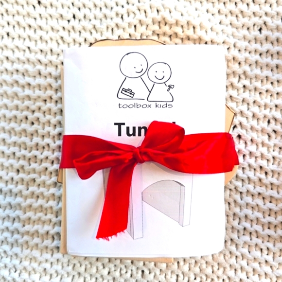 Wooden Train Tunnel Playset Kit with Trains - Picture 9 of 12